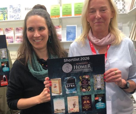 Die nominierten Autorinnen Ana Pawlik und Ines Keerl präsentieren die Shortlist für den Goldenen Homer 2025