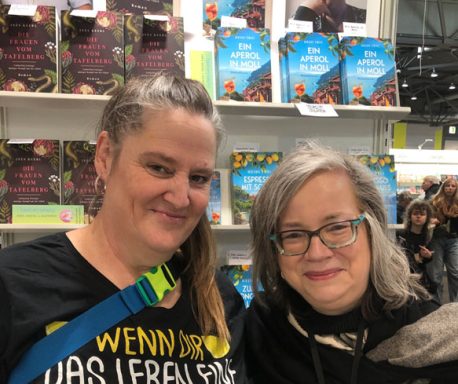 Autorinnen Heidi Troi und Erika Weigele auf der LBM26